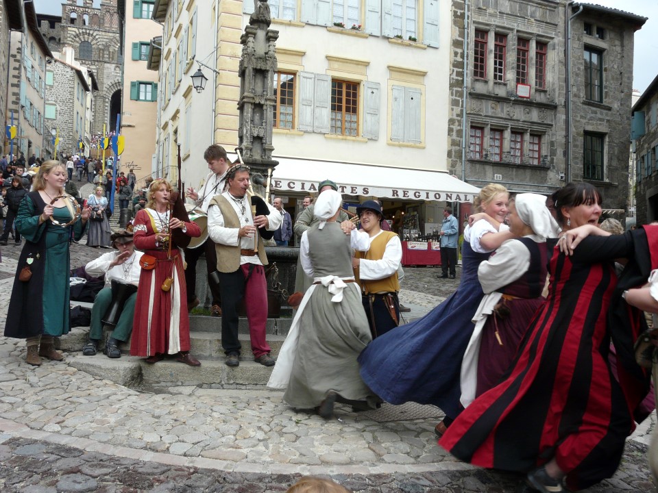 fêtes renaissance du roi de l\'oiseau / Le Puy-en-Velay - France